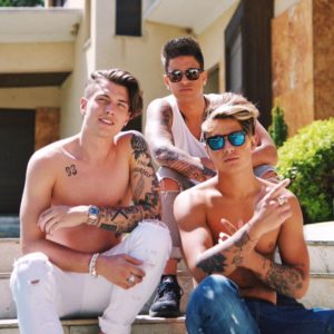 BENJI & FEDE il tormentone estivo ERES MIA