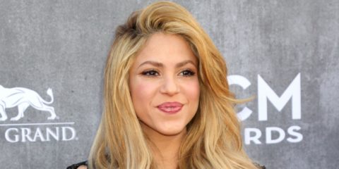 Shakira torna con un nuovo singolo Chantaje