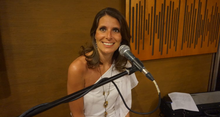 MedLIVE: MUSICA LIVE ALLA RADIO con Carla Restivo